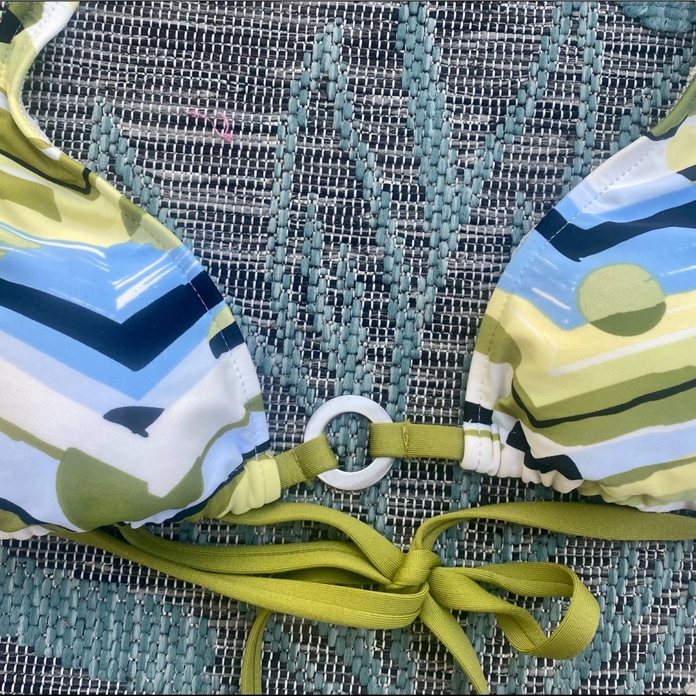 🌟3/$10! Mossimo Colorblock Triangle Cut Halter Style BikiniTop - Picture 5 of 12